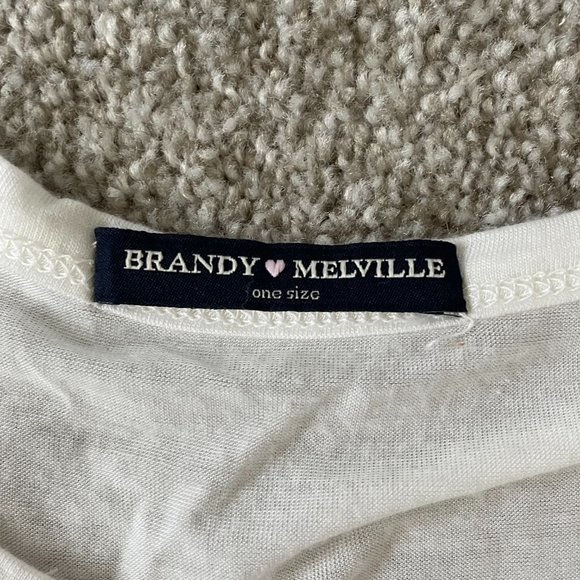 Brandy Melville White T-Shirt with Pocket - Picture 2 of 2